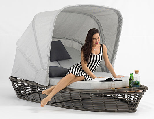 Couture Jardin ESCAPADE Double Daybed With Canopy lifestyle