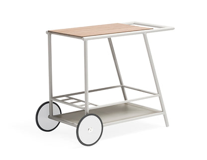Couture Jardin ZOOM Table on a patio