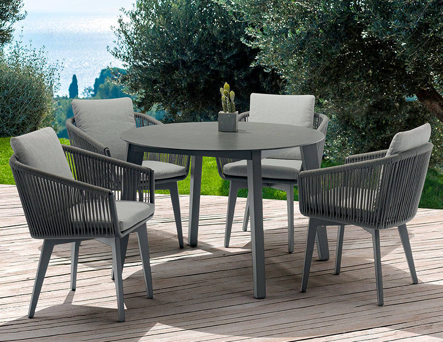 Couture Jardin DIVA Round Table lifestyle