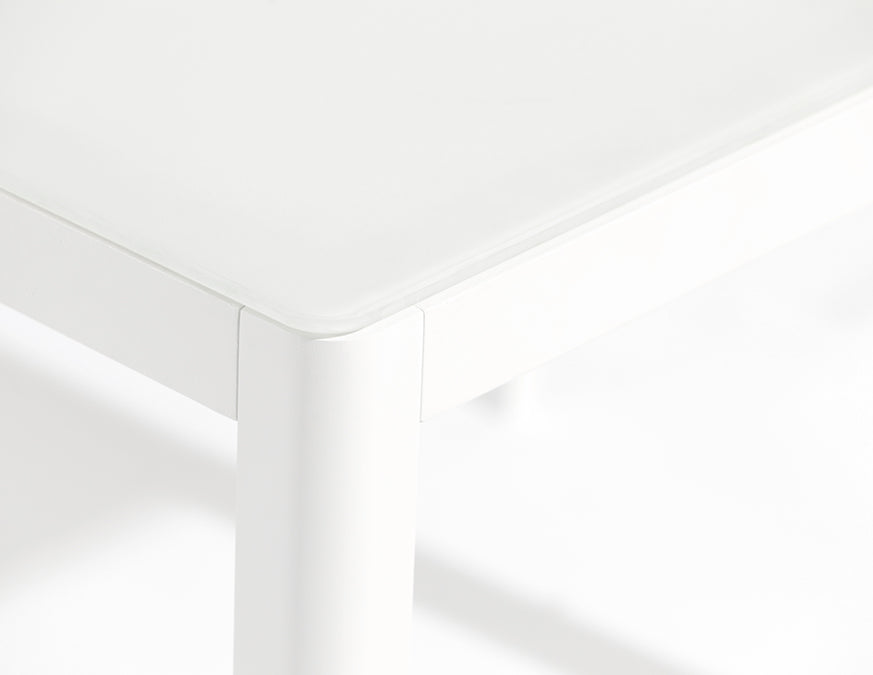 Couture Jardin POLO Bar Table lifestyle