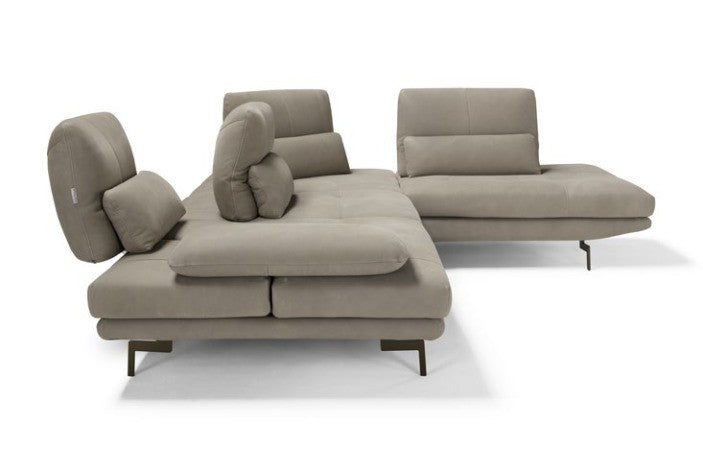 Le Bambole sectional with chaise, tilting armrest, adjustable backrests and metal legs in taupe upholstery, front cutout view